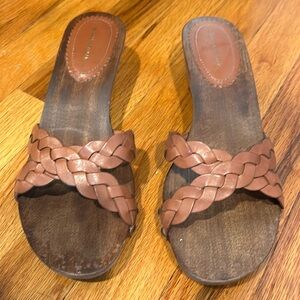 Banana republic Dacia sandals in Tobacco, size 8.5